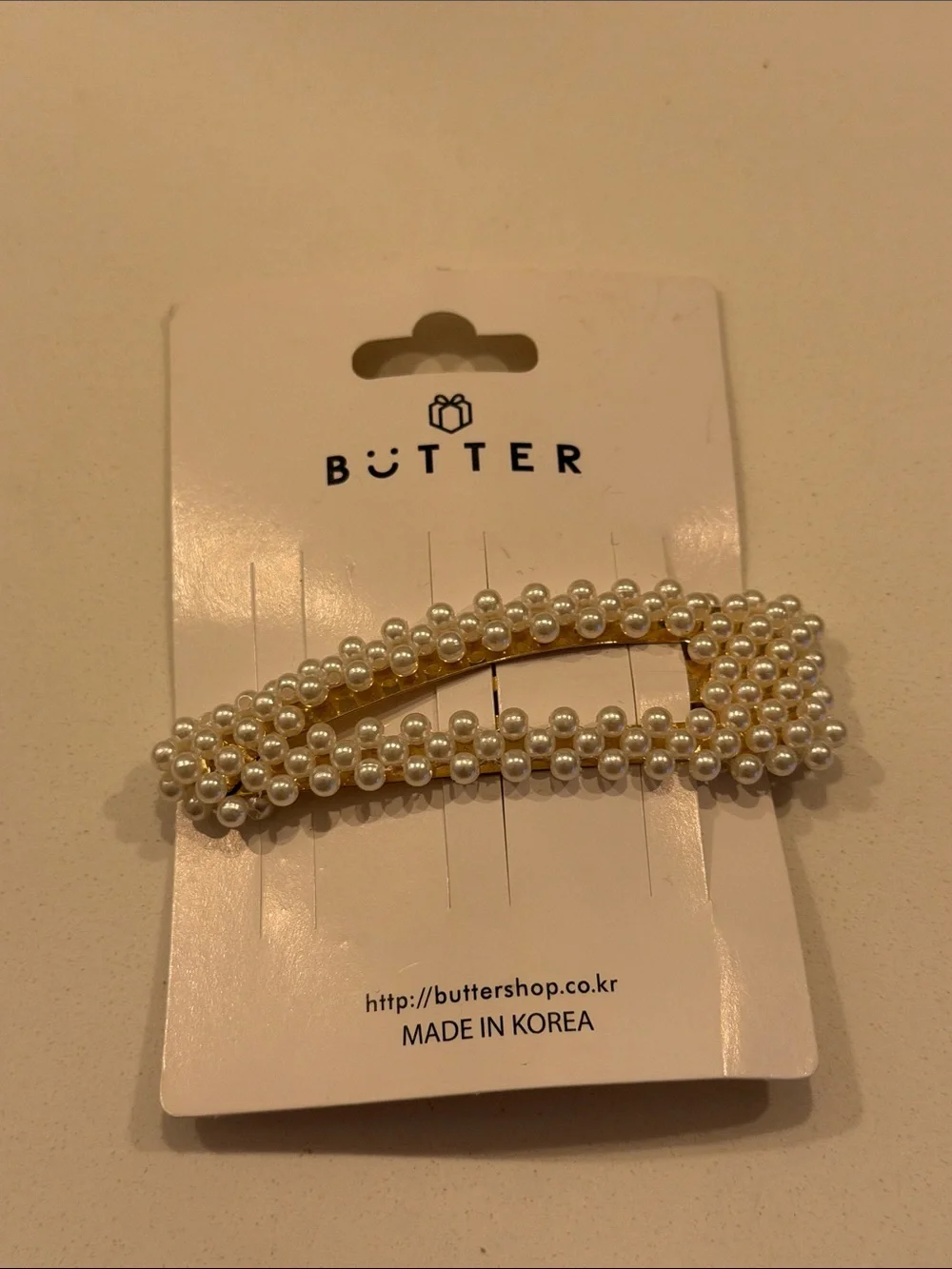 Butter Pearl-Embellished Barrette - Cream